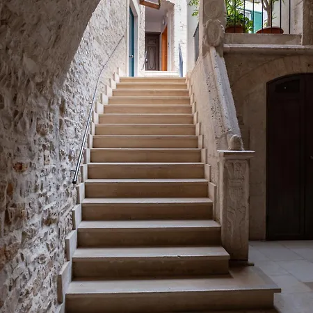 Arco Miraglia - Apulia & Flats
